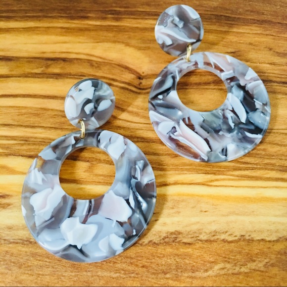 Gray Tortoise Round Pendant Earrings - Picture 7 of 8